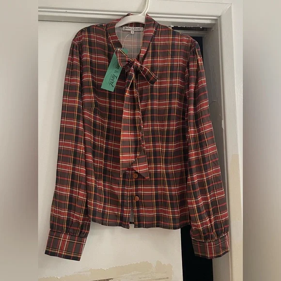 NWT Tatyana Tailor and Twirl Clara Bow Blouse - L - Picture 3 of 6